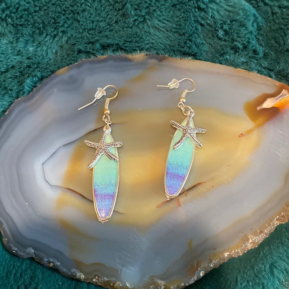 Surfboard starfish dangling earrings